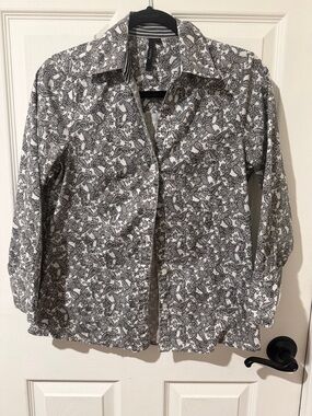 Women's Black & White Paisley Button-Front Shirt